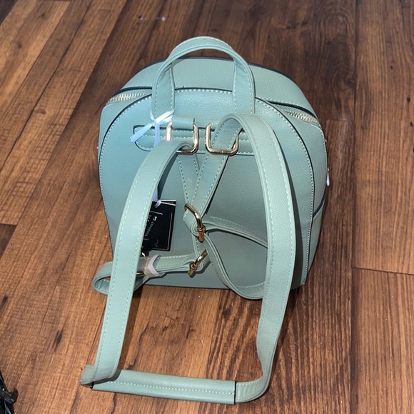 Backpack - Picture 5 of 6